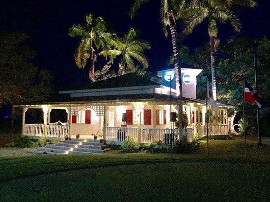 Tee Off Cigar Lounge