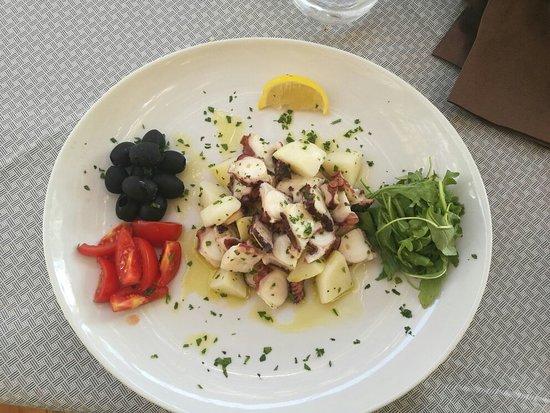 Sardinas Burger Caffe & Cucina Pizzeria