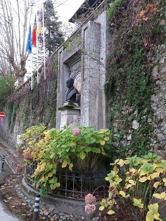 Busto de Carlos Franca