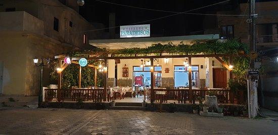 Paradeisos Family Tavern