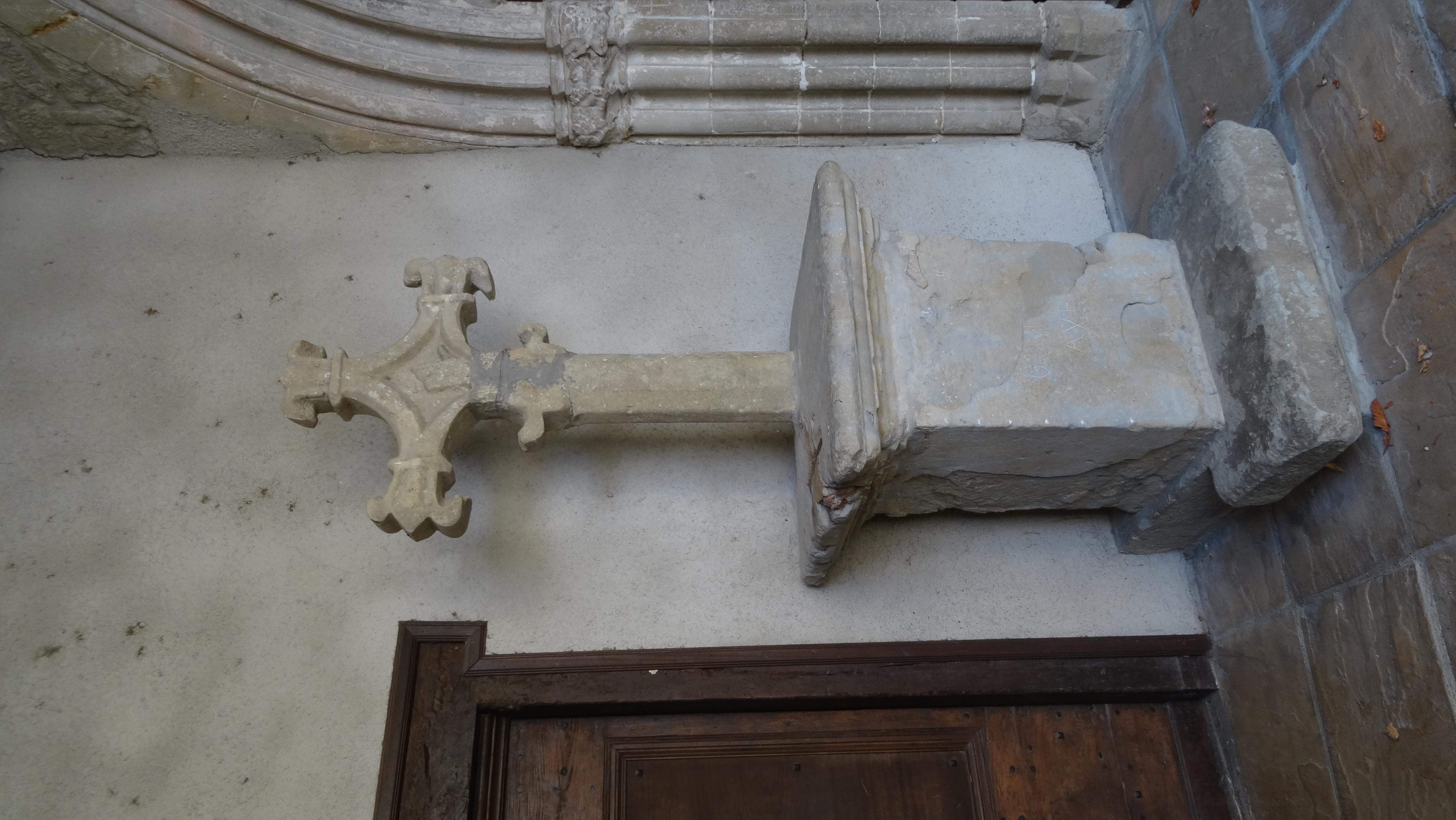 Croix de chemin de Mazerolles-du-Razes