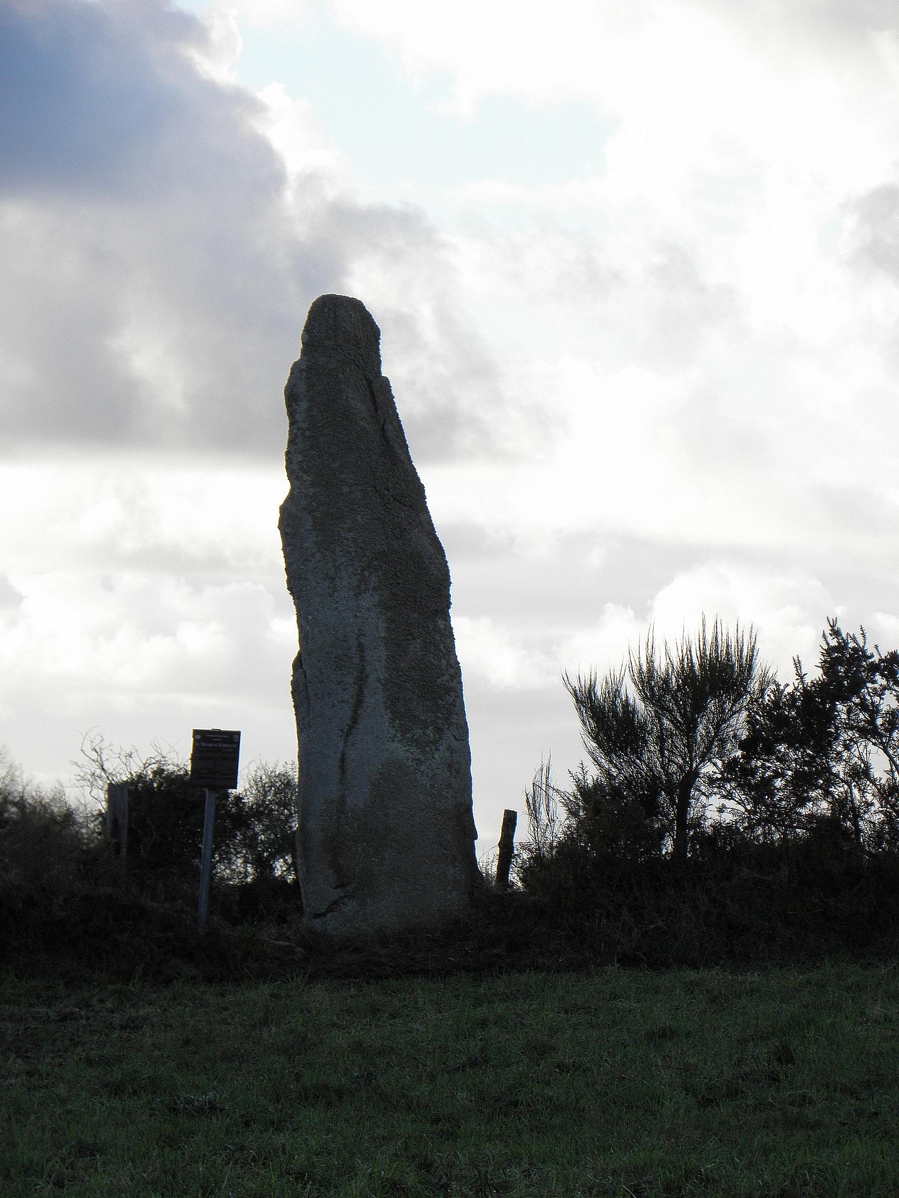 Menhir de Kerellou