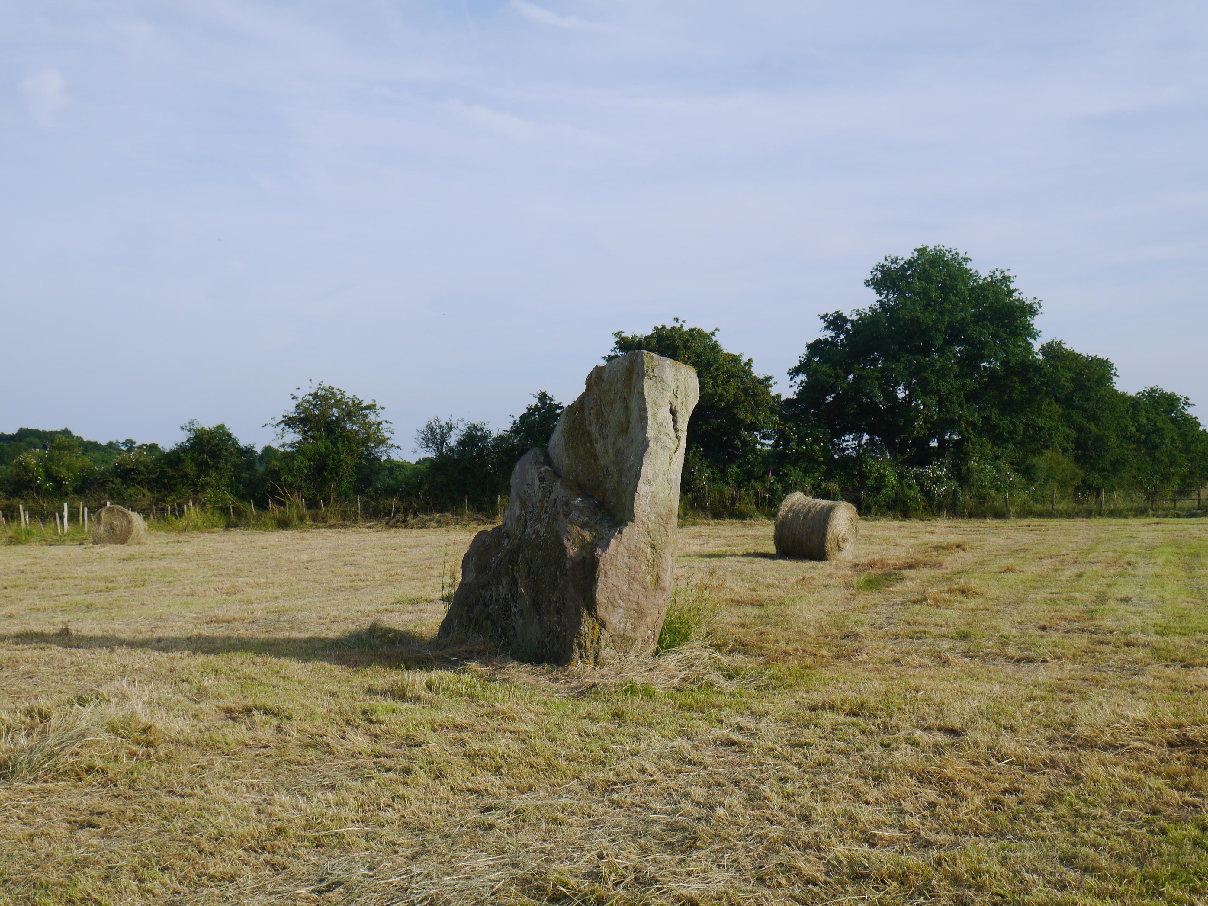 pierre debout du Genest