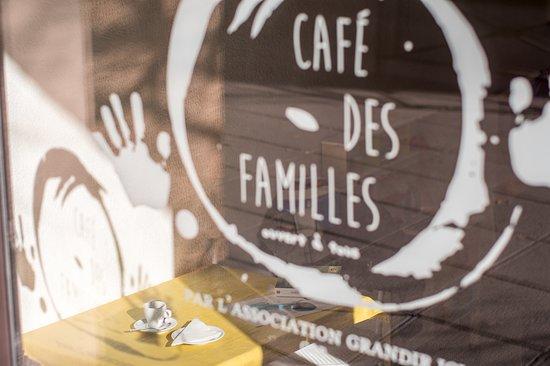 Le Cafe des Familles