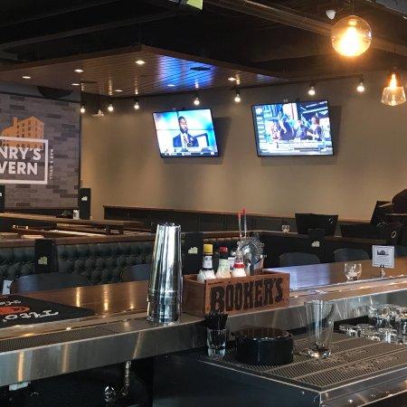 Henry's Tavern South Lake Union