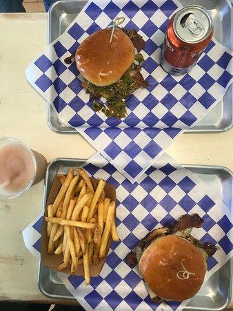 Tin Top Burgers & Beer