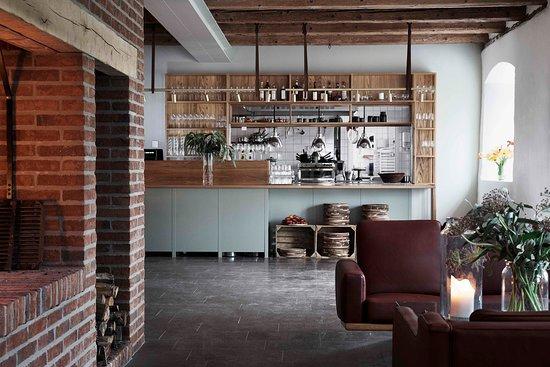 Wanas Restaurant Hotel