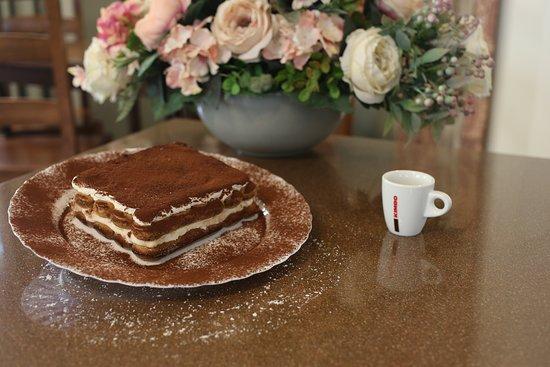 Luiza Tante Cofetarie & Patiserie Traditionala