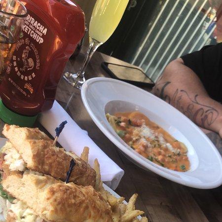 Johnny Bahamma Marlin Bar