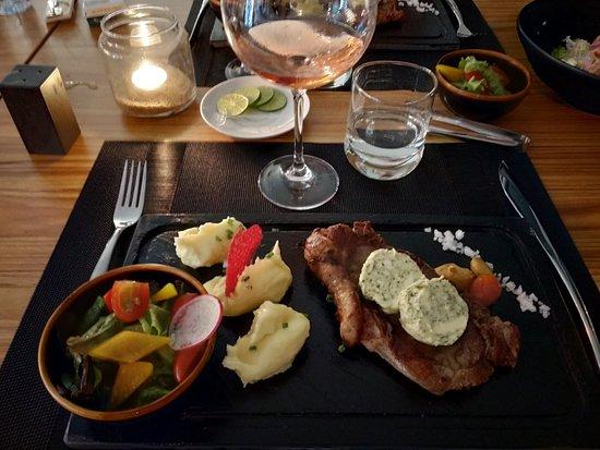 Olivier Cafe & Boutique Laguna