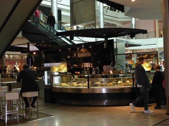 Leonardo Gelateria & Bar