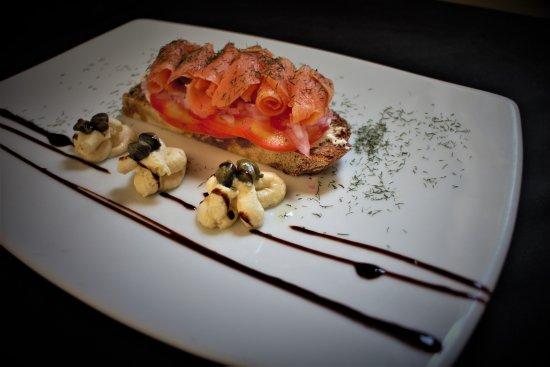 MOMO Restaurante & Deli