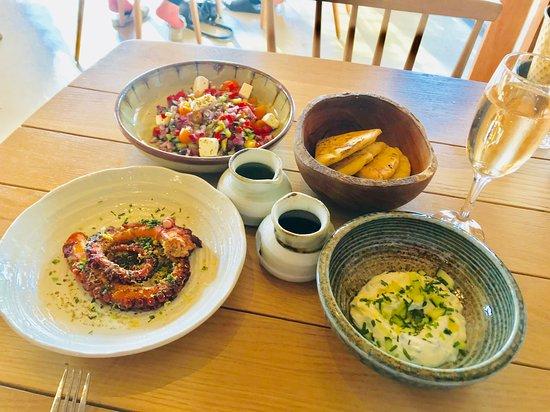 Kolonaki Greek Kouzina