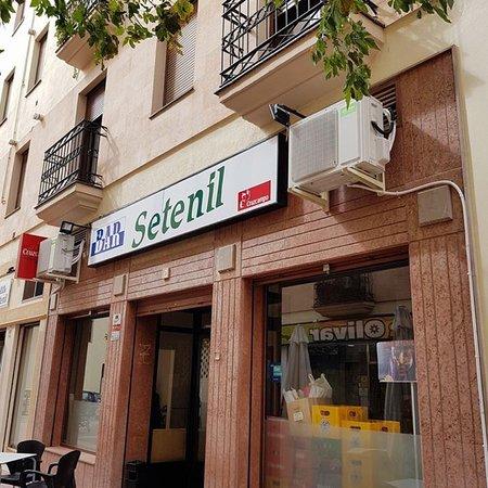 Bar Setenil