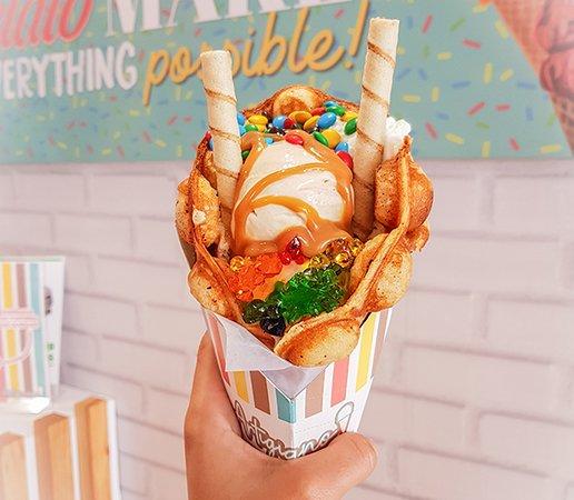 Artigiani Gelato and Bubble Waffles