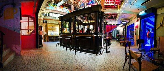 Neighbourhood @ Ruin Bar