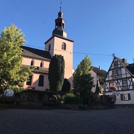 Im Krug zum grunen Kranze