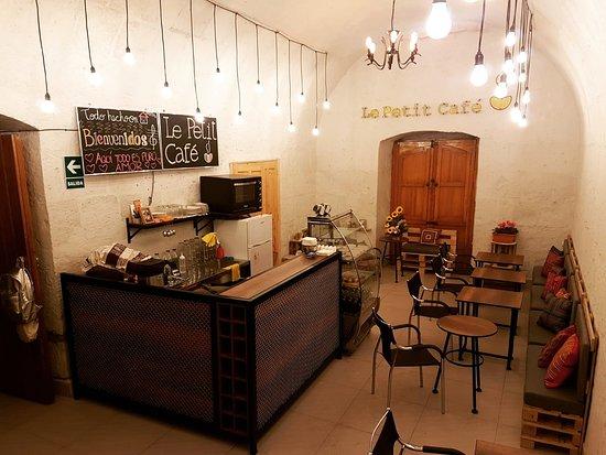 Le Petit Cafe Arequipa
