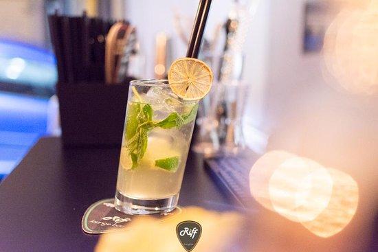 Riff Lounge Bar