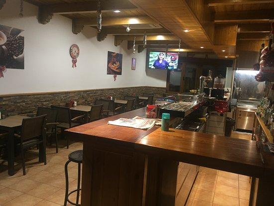 Bar churreria cuatro caminos