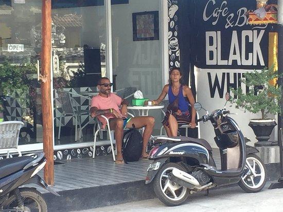 Blackwhite Cafe n Bakery