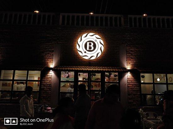 Bricks Restaurant & Bakers