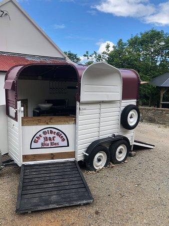 Olde Glen Bar Bia Box