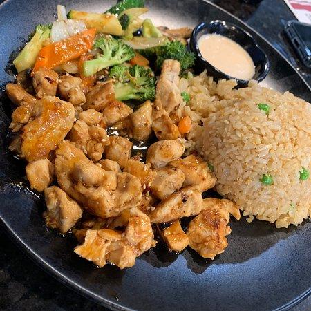 Adoriana Sushi & Asian Grill