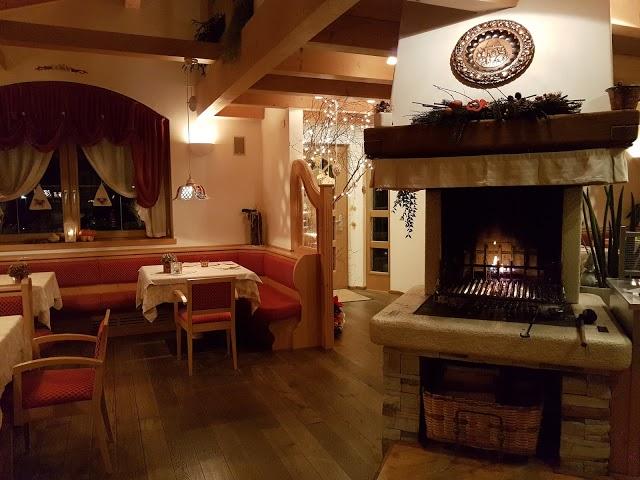 Ristorante El Filo Di Baselga DI Pine