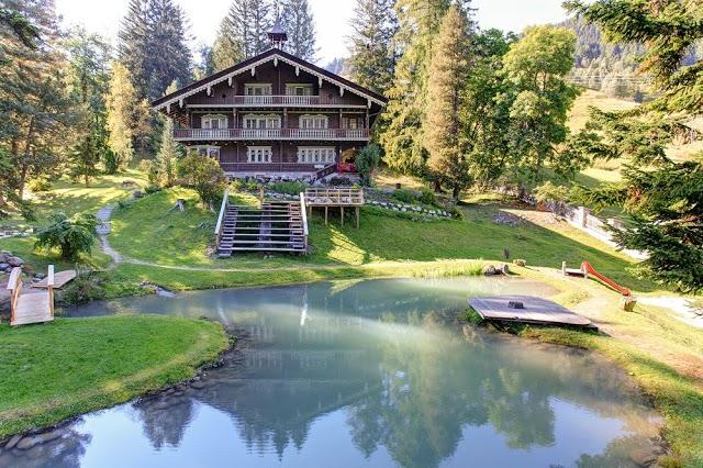 Restaurant -Cafe Museum