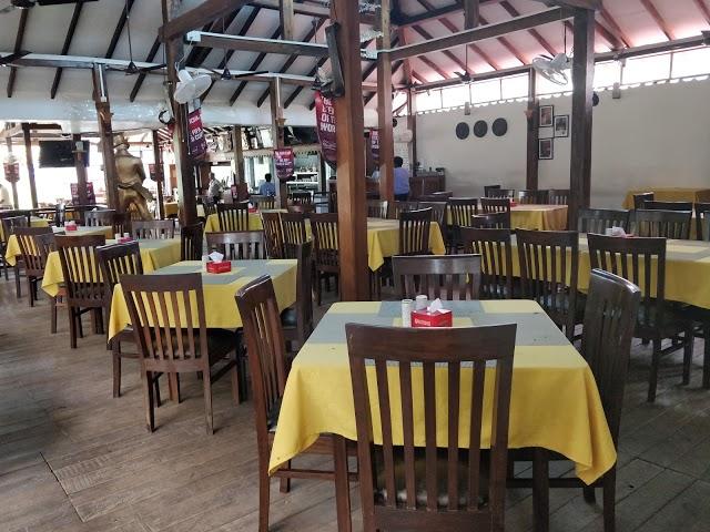 De Candolim Deck Restaurant & Bar