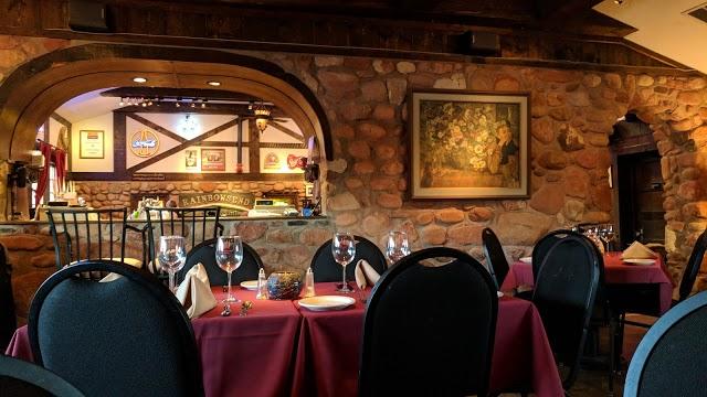 Relics Restaurant & Roadhouse