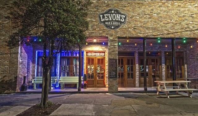 Levon's Bar & Grill