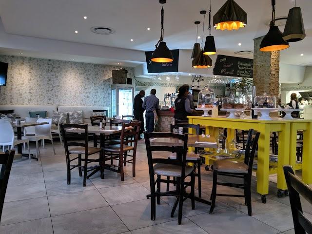 Riverside Cafe And Bistro