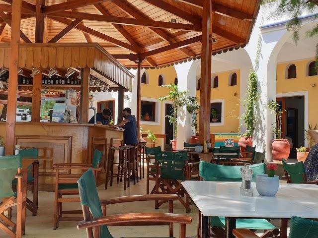 Shoestring Restaurant Beach Bar