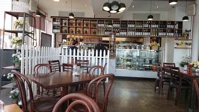 Alamanda Cafe & Bistro