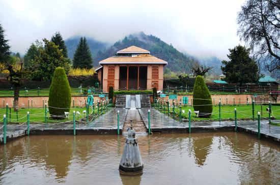 Chashme Shahi Garden