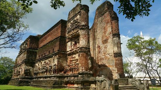 Lankathilaka Image House