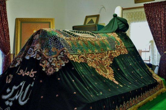 Moskee en Tombe van Semsi Tebrizi