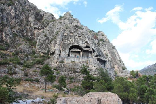 Kral Kaya Tombs