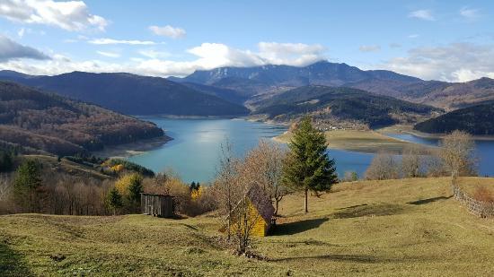 Lake Izvorul Muntelui