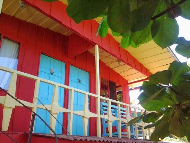 La Ballena Roja Beach Hostel