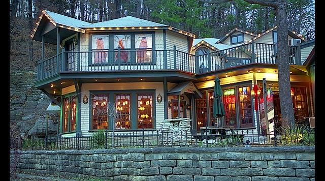 Rogue's Manor Restaurant and Lodging