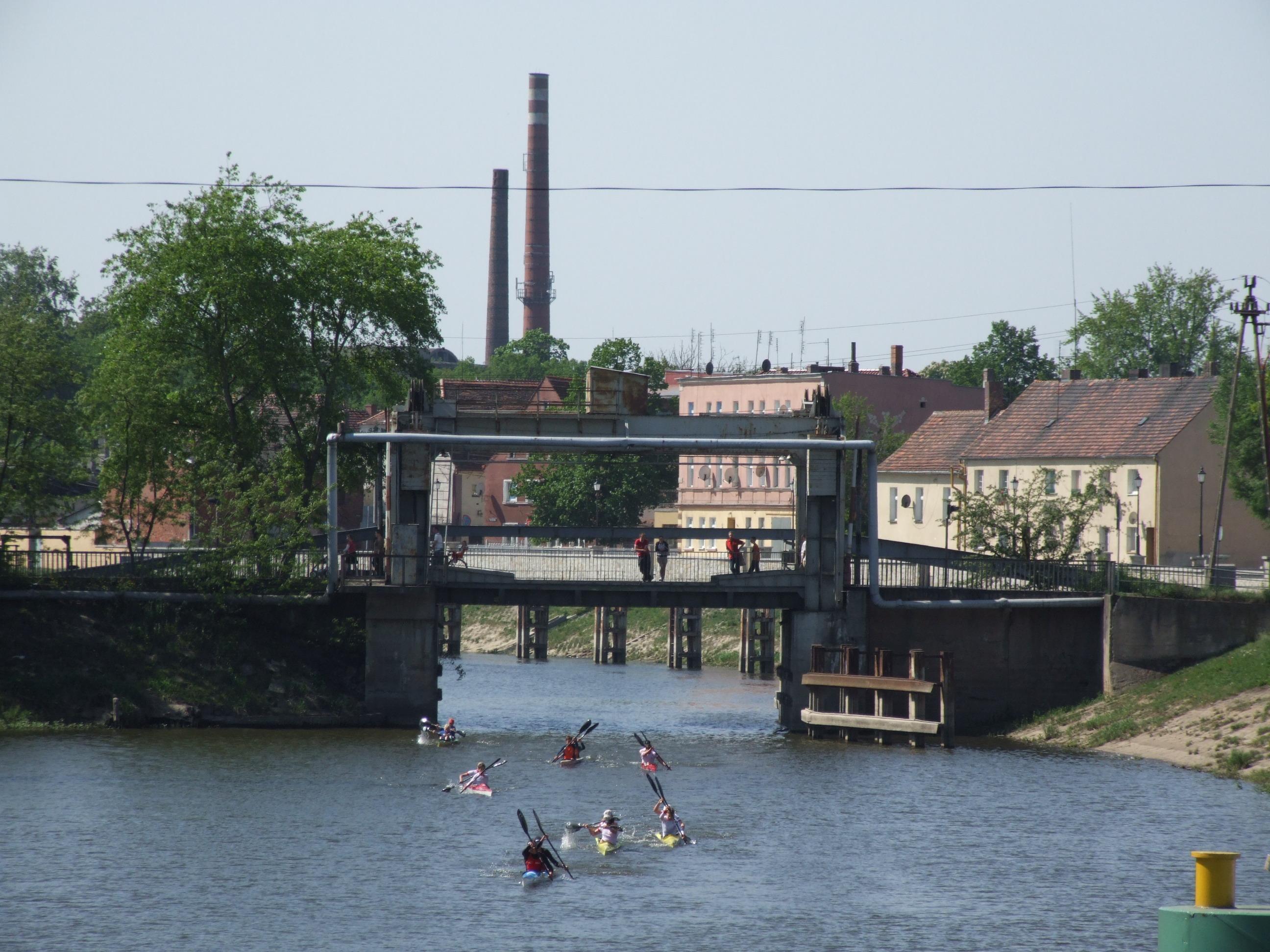 Most podnoszony w Nowej Soli
