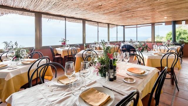 Restaurante La Restinga Beach