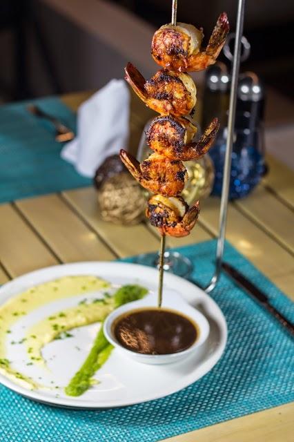 Mantamar Beach Club Bar & Grill