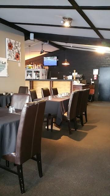 Mole & Chicken Restaurant Cafe & Bar