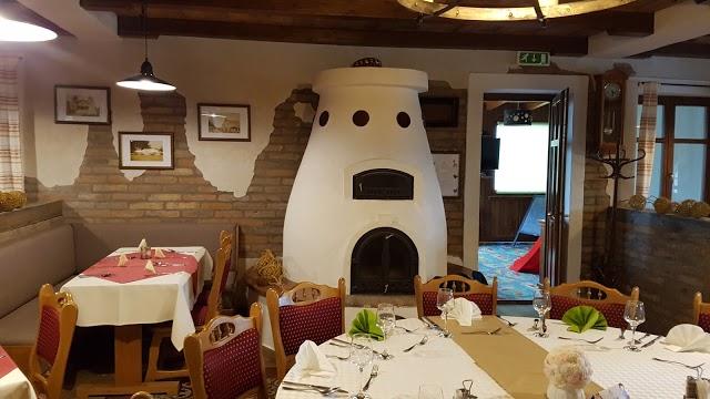 Piroska Csarda es Panzio