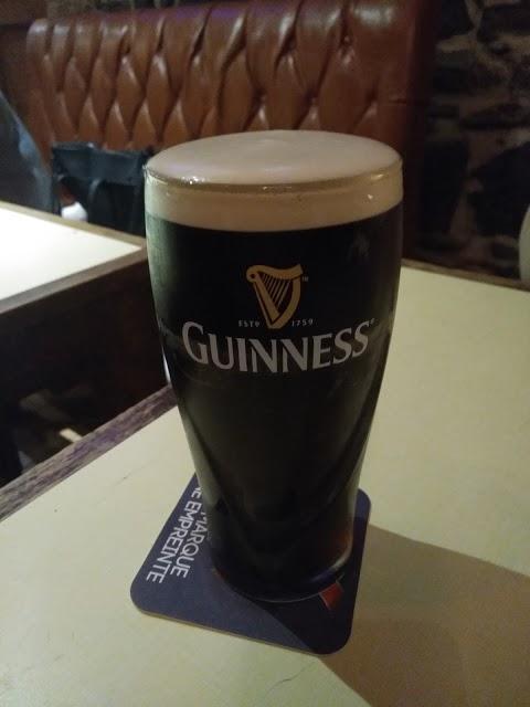 Le Chaland qui passe