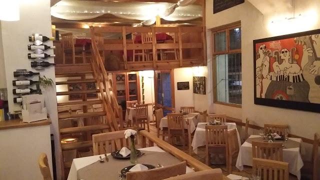 Bistro De La Presa Restaurant